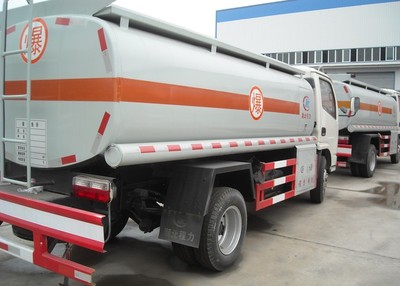 小型加油車、流動加油車、運(yùn)油車價格_機(jī)電之家